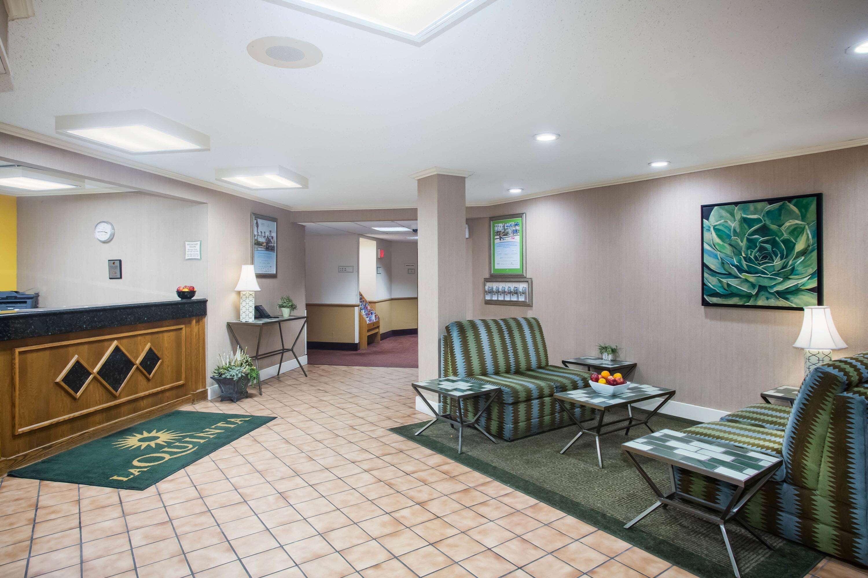 Hotel Baymont By Wyndham Columbia, Mo Exterior foto