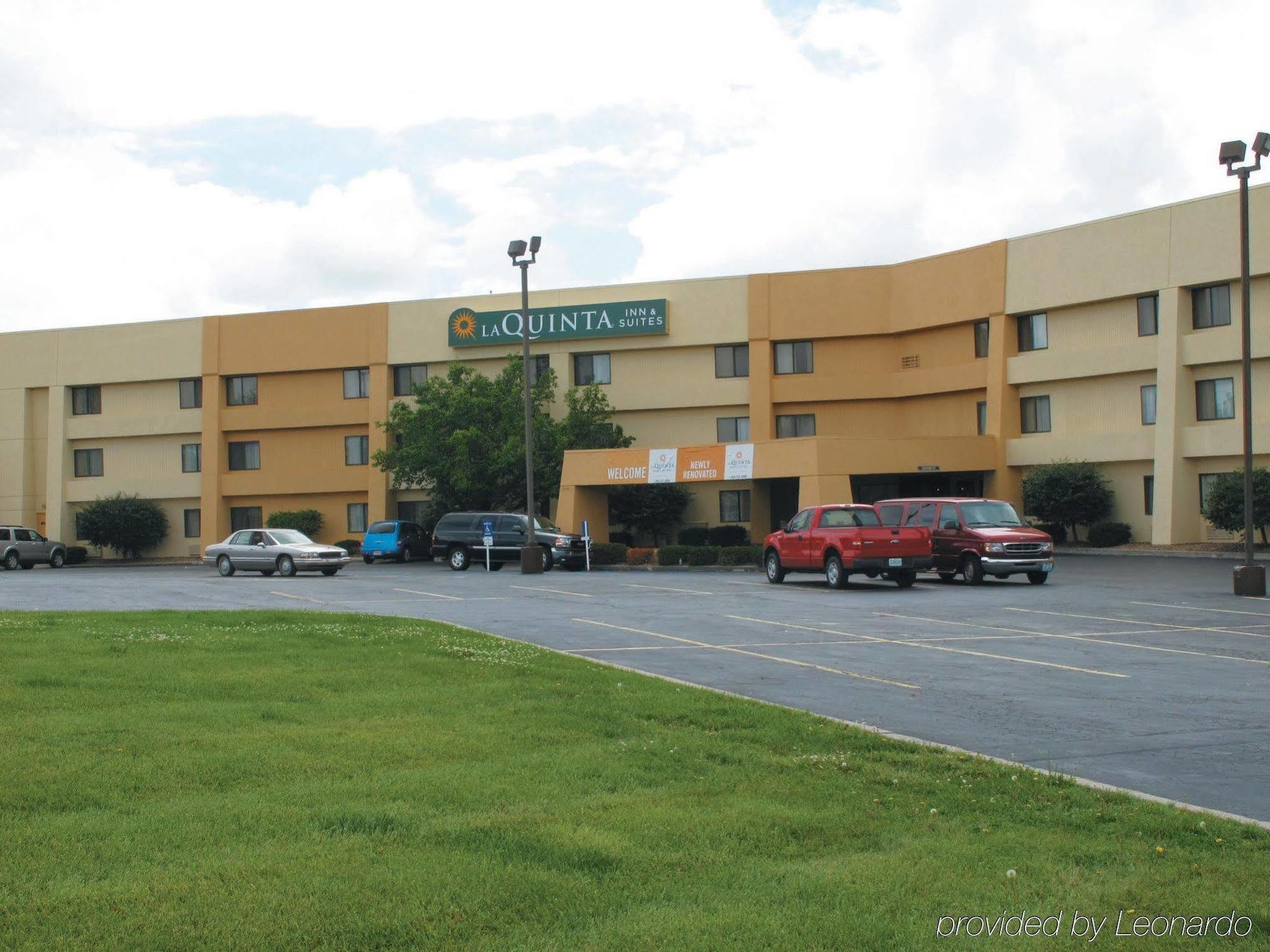 Hotel Baymont By Wyndham Columbia, Mo Exterior foto